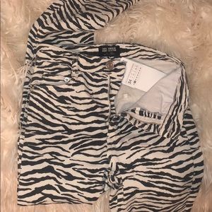 NWT* Zara high rise zebra skinny jeans